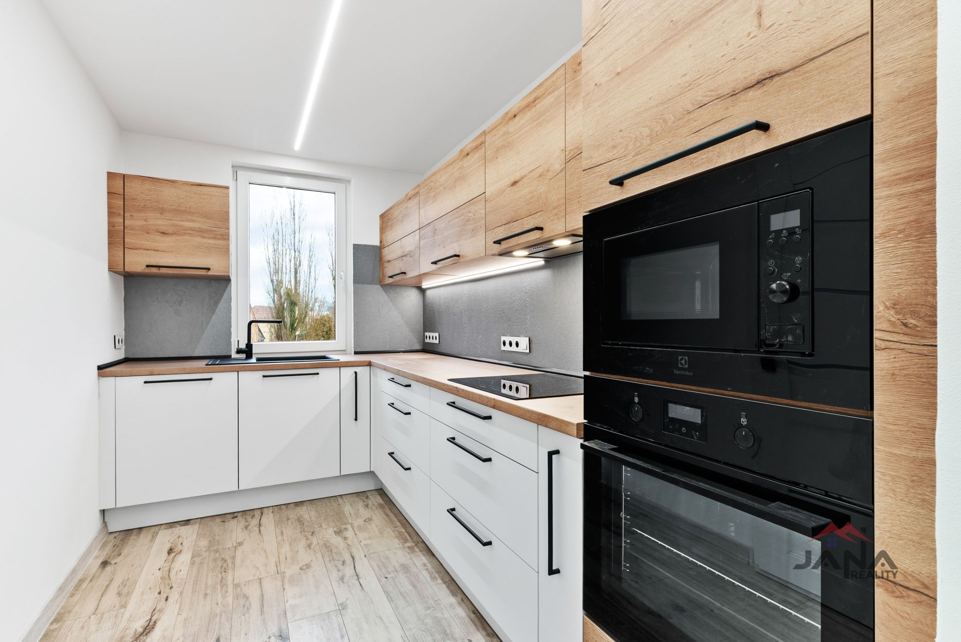 Prodej bytu 3+1, Mělnické Vtelno